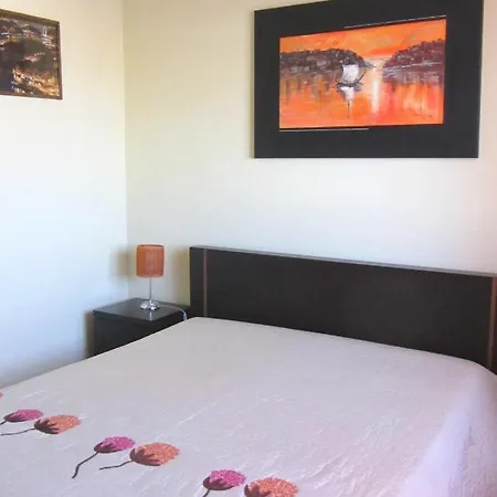 Superior Helena's Porto Corner